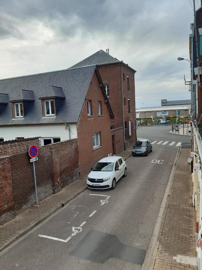 Maison De Pecheur Idealement Situee. Le Treport Luaran gambar